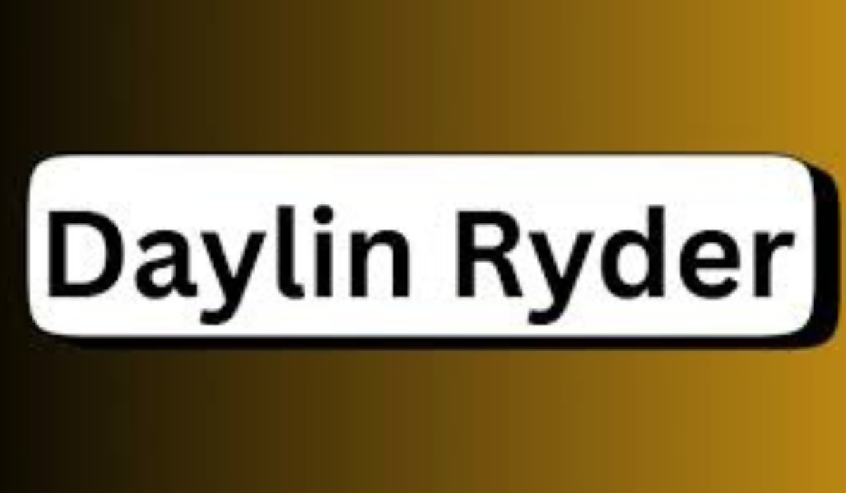 Minimalist portrait representing Daylin Ryder